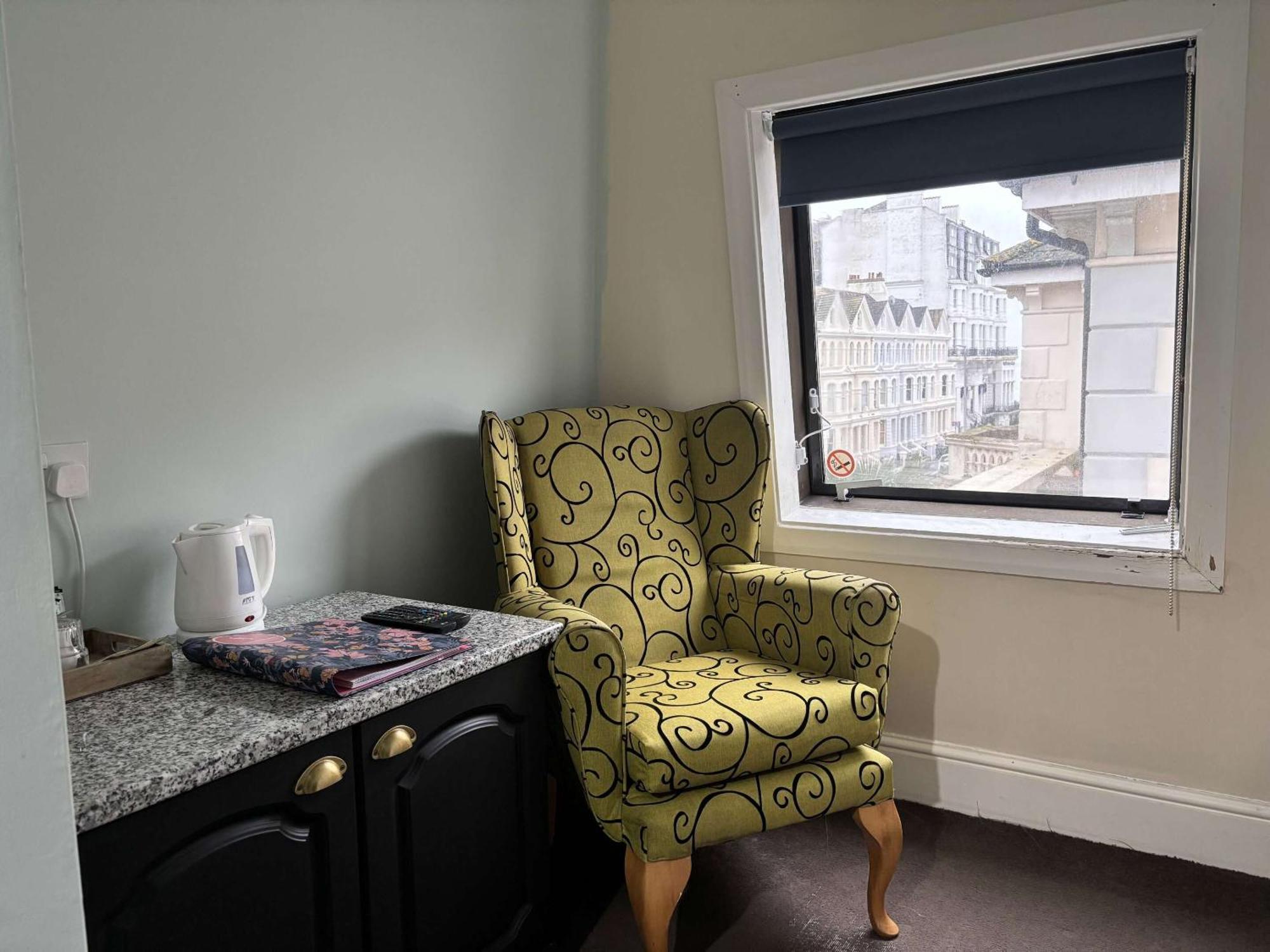 The Sheldon B&B - Free Private Parking Eastbourne Exterior foto