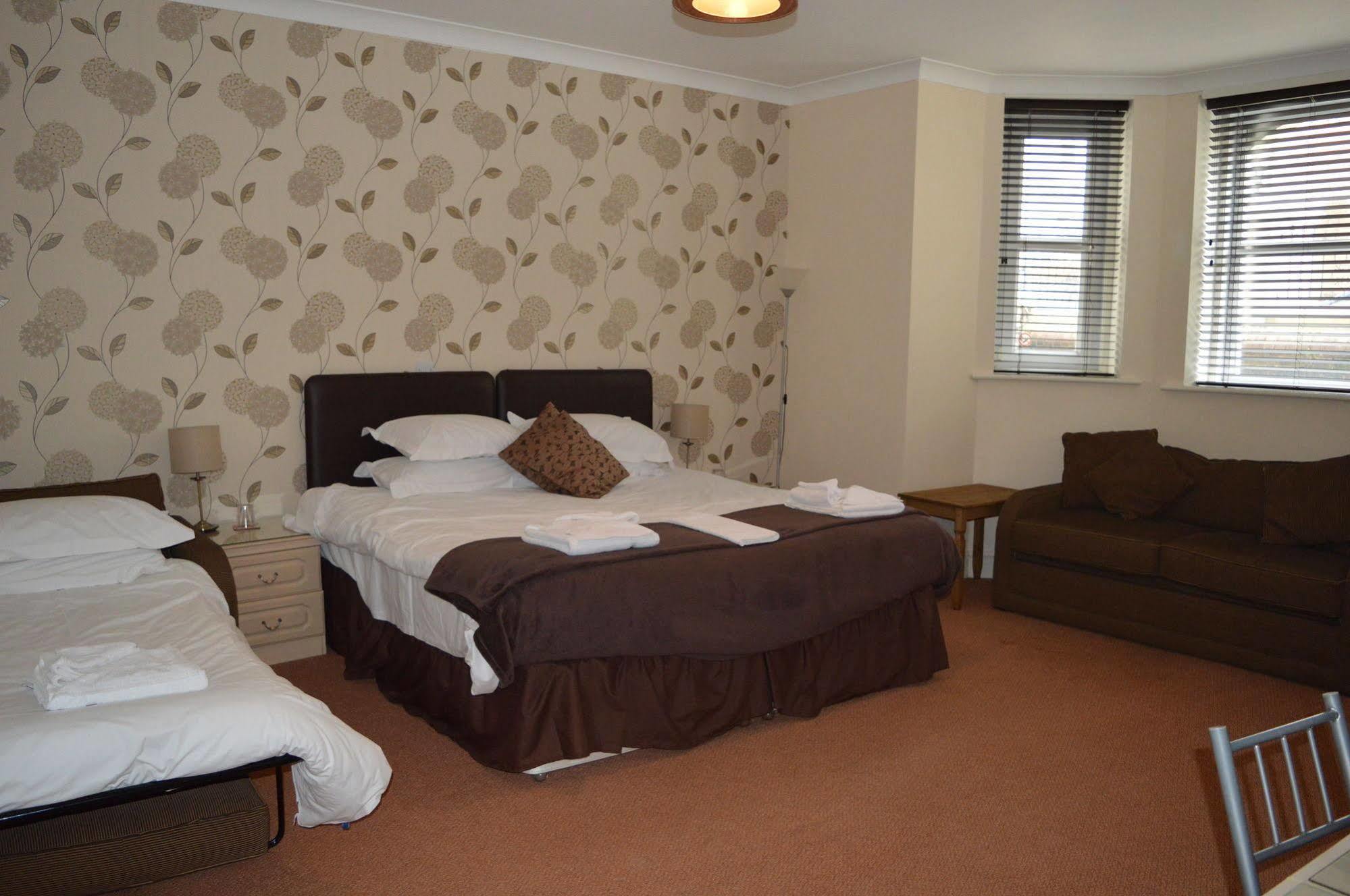 The Sheldon B&B - Free Private Parking Eastbourne Exterior foto